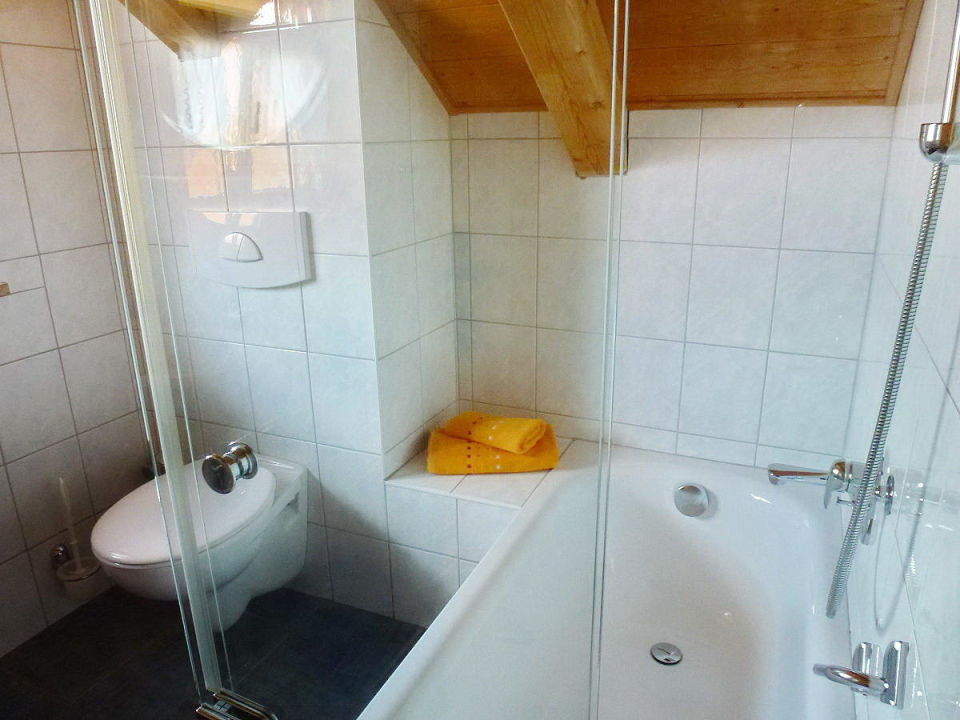 "Ferienwohnung 4 - Badezimmer" Gästehaus Josl Hof (Bad Bayersoien
