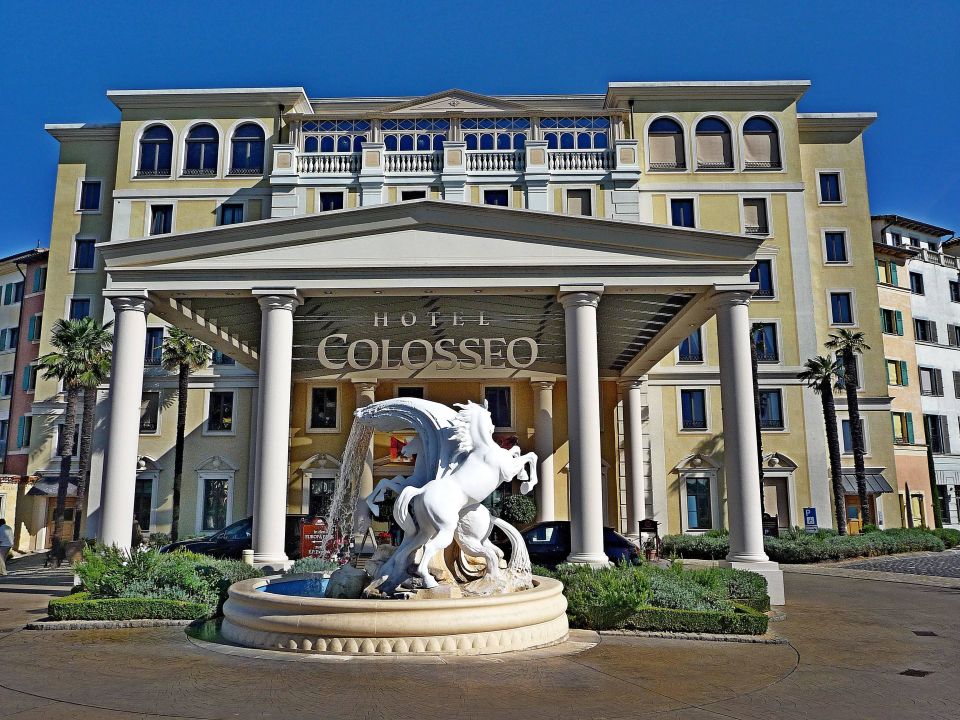 eingang-hotel-colosseo-hotel-colosseo-europa-park-rust
