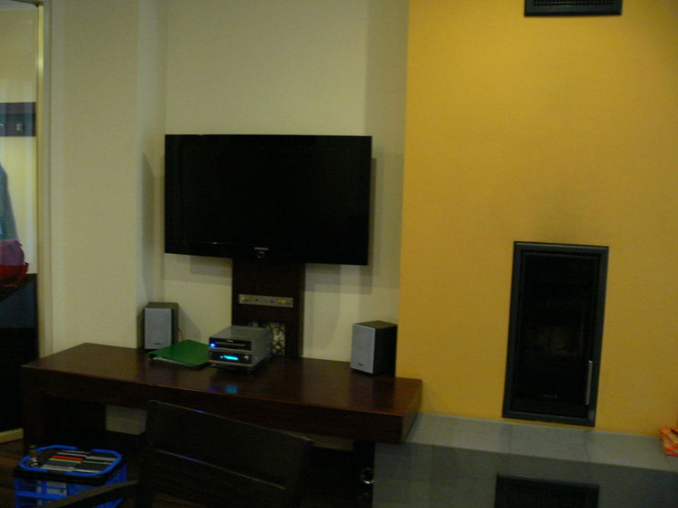 Bild "wohnzimmer, kamin und fernseher" zu center parcs bispinger ...
