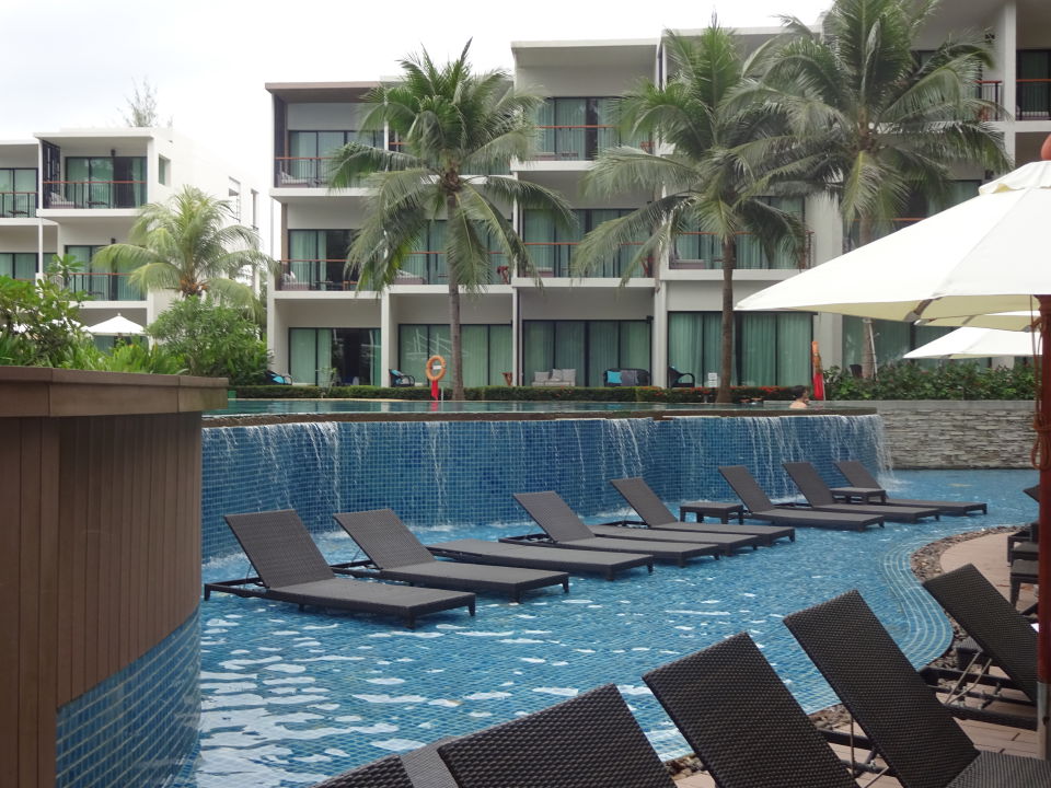 "Holiday Inn Phuket Mai Khao Beach Resort"