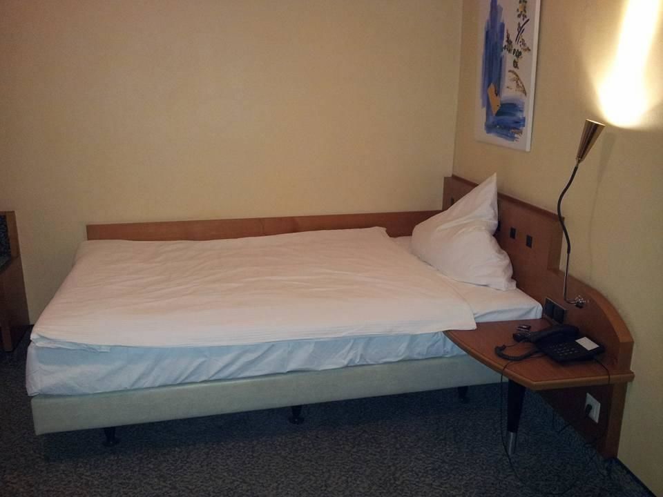 Schones Breites Einzelbett Hotel Schmidt Hagen Holidaycheck Nordrhein Westfalen Deutschland