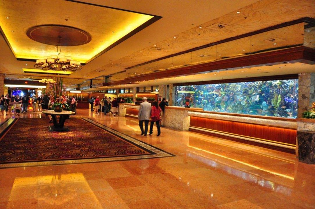 "Lobby mit Aquarium" The Mirage (Las Vegas) • HolidayCheck (Nevada USA)