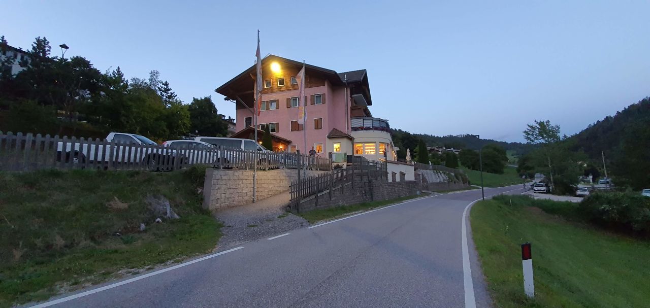 "Außenansicht" Ludwigshof Alpine Hotel (Trodena / Truden