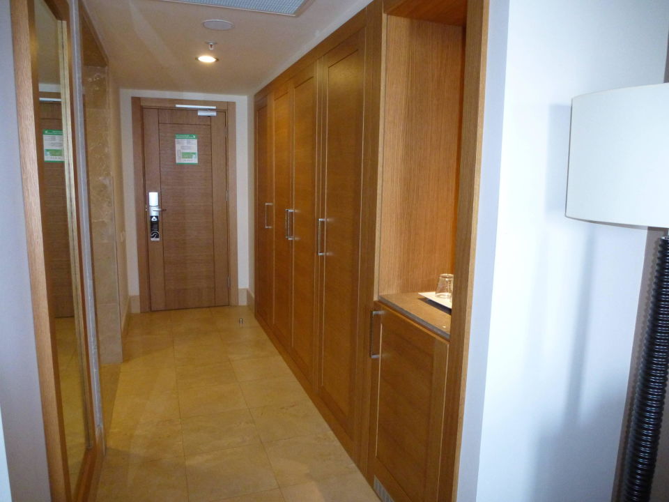 "Riesiger Schrank mit Minibar u. Kaffeeecke" Paloma Oceana Resort (Side