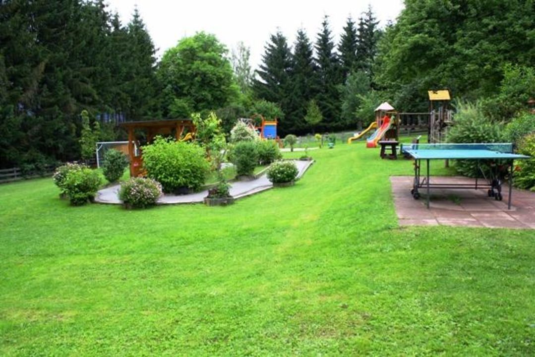 "Schöner großer Garten" Bliem�s Familienhotel (Haus im