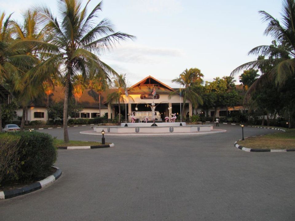 "Hoteleingang" PrideInn Flamingo Beach Resort & Spa (Shanzu Beach