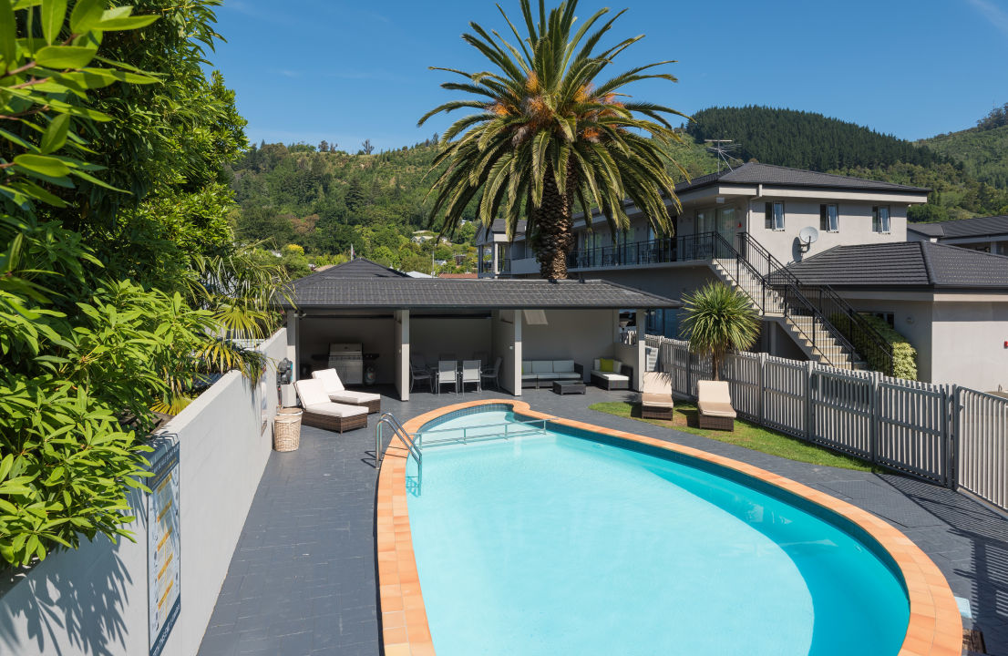 "Pool" The Hotel Nelson (Nelson) • HolidayCheck (Südinsel Neuseeland)