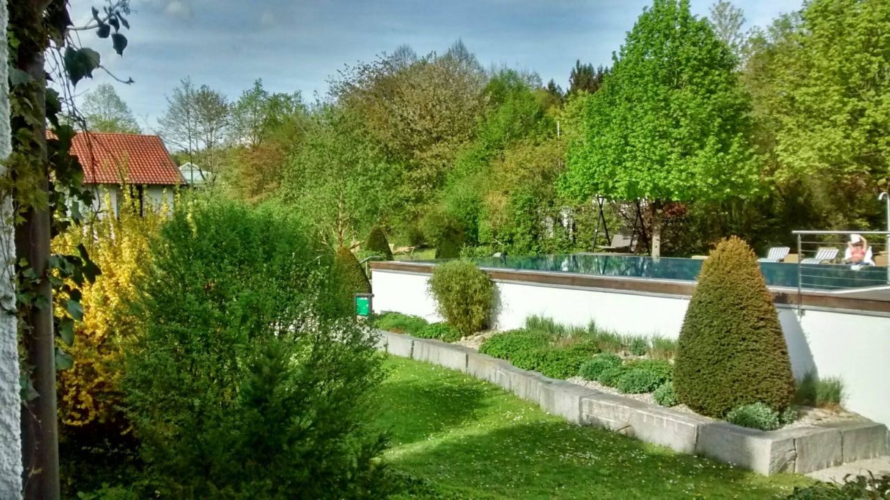 "Garten mit Liegewiese" Drei Quellen Therme (Bad Griesbach
