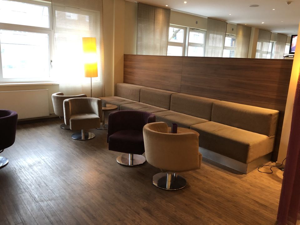 "Lobby" Premier Inn Hamburg City Alster (Hamburg ...