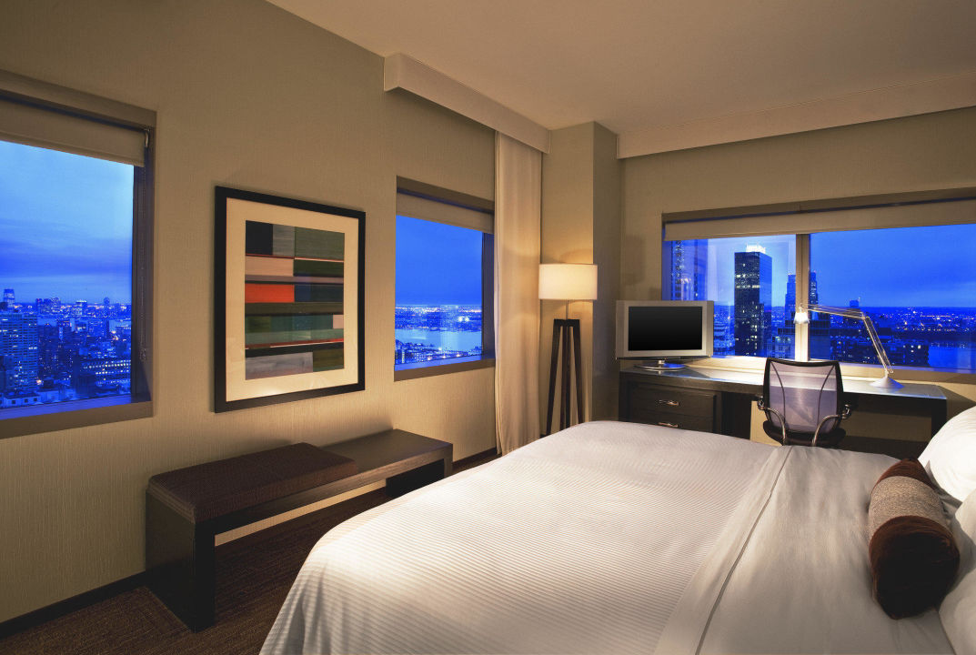 "Premium Deluxe Corner King Room" Hotel The Westin New York at Times