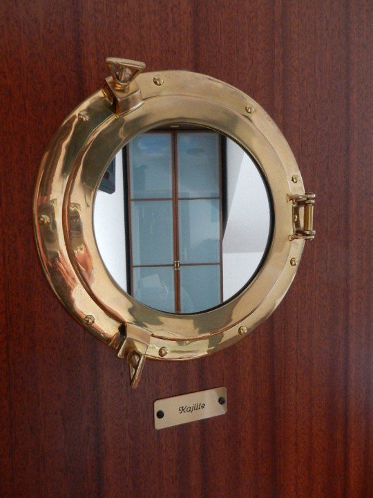 Tur Mit Bullauge Ferienwohnung Kaptains Hus Papenburg Holidaycheck Niedersachsen Deutschland