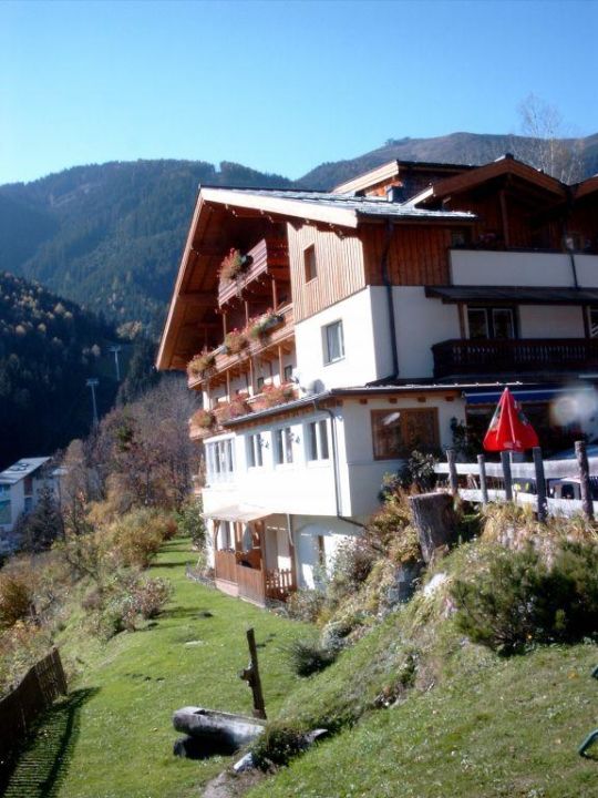 "Aussenansicht Hotel Daxer" Gartenhotel Daxer (Zell am See