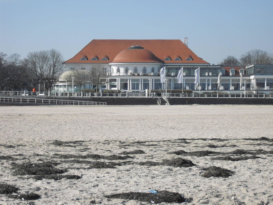  Vom Strand aus gesehen  Atlantic Grand Hotel Travem  nde  Travem  nde