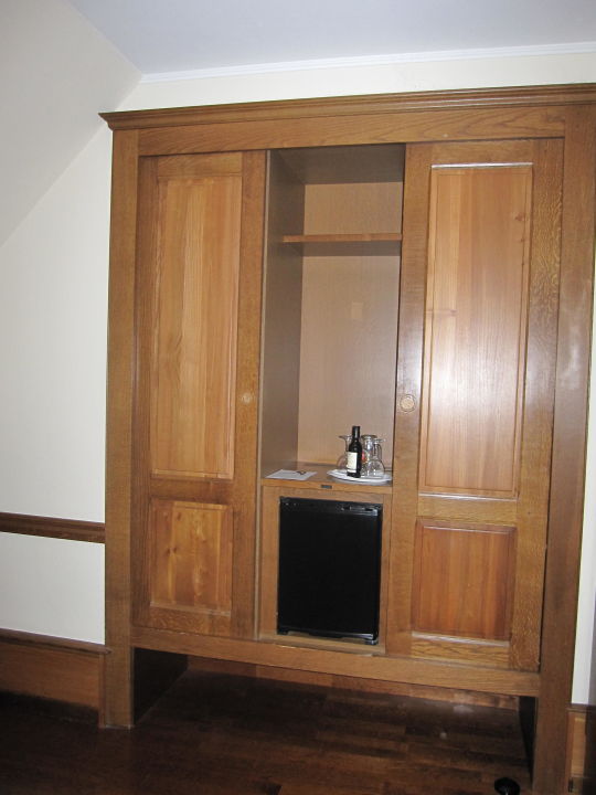 "Einbauschrank mit Minibar" Hotel Domhof (Speyer) • HolidayCheck