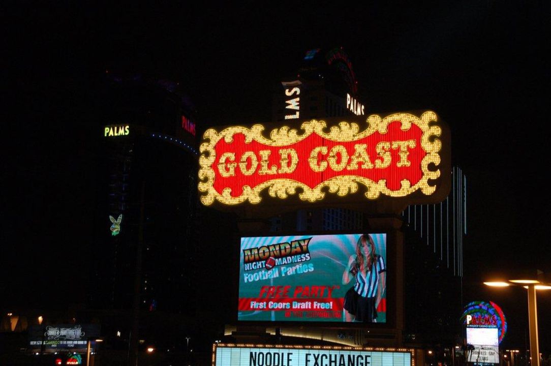 "Gold Coast Sign" Hotel Gold Coast (Las Vegas) • HolidayCheck (Nevada