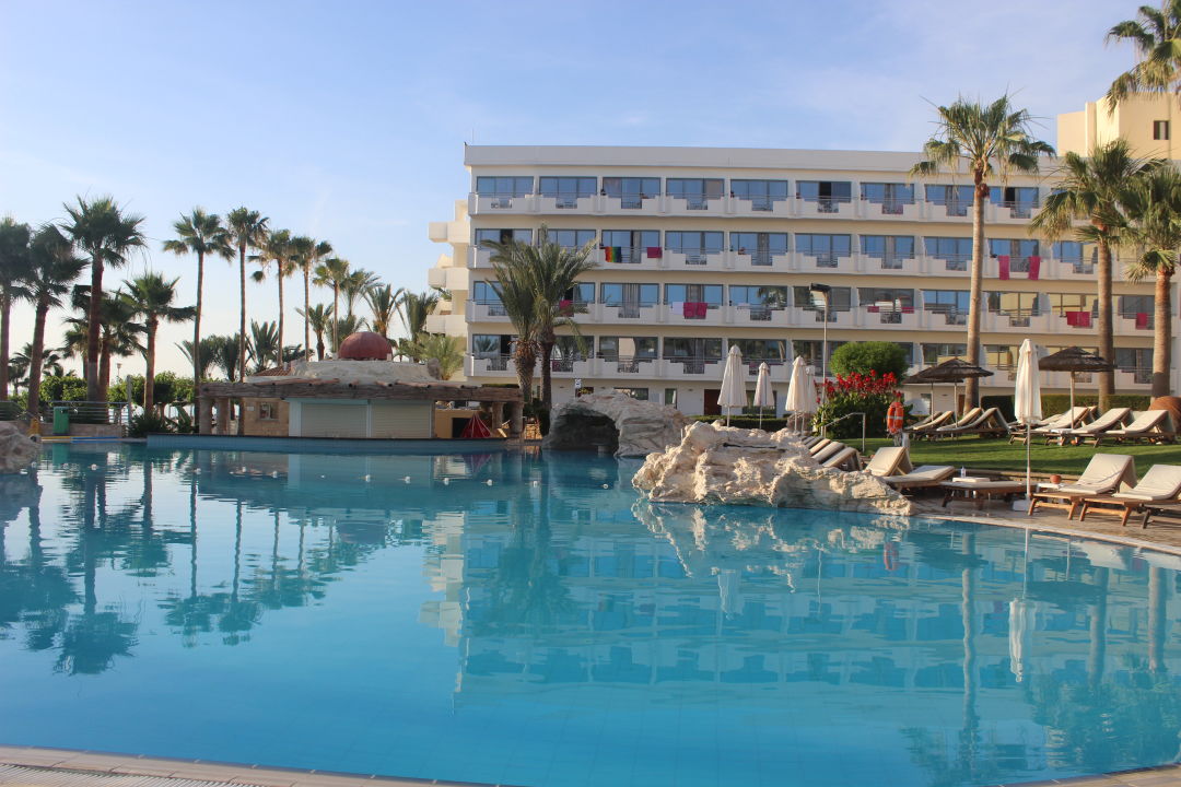 "Poolbar" St. Hotel Spa & Beach Resort (Chloraka) • HolidayCheck