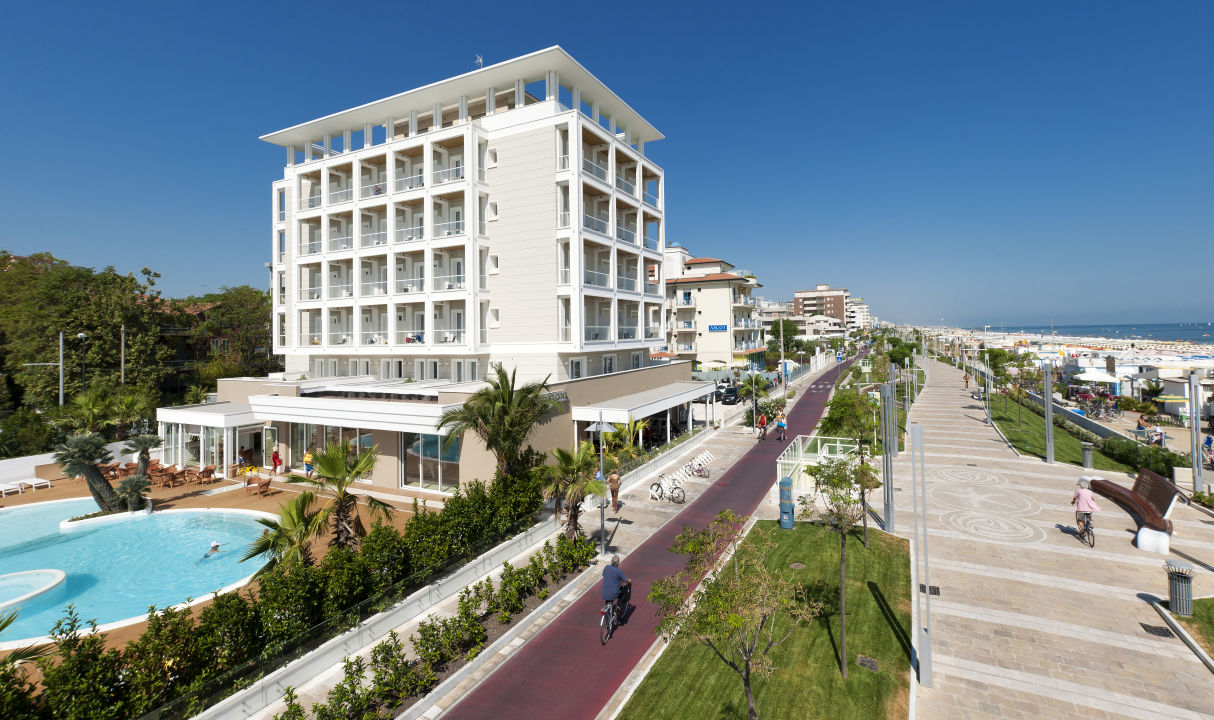 Au Enansicht Hotel Ambasciatori Riccione HolidayCheck Emilia   879fe25d Eaf4 4404 88b4 B4a62d7215bd