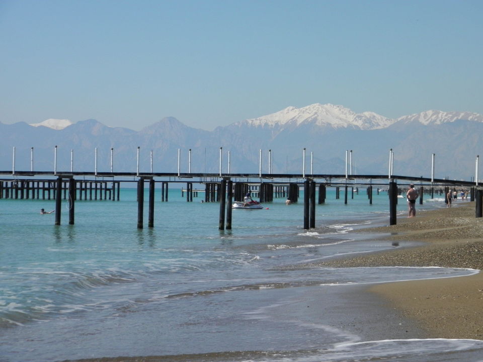 "Langer Strand Richtung Taurus m. Schnee a.d. Berg" Melas Lara Hotel