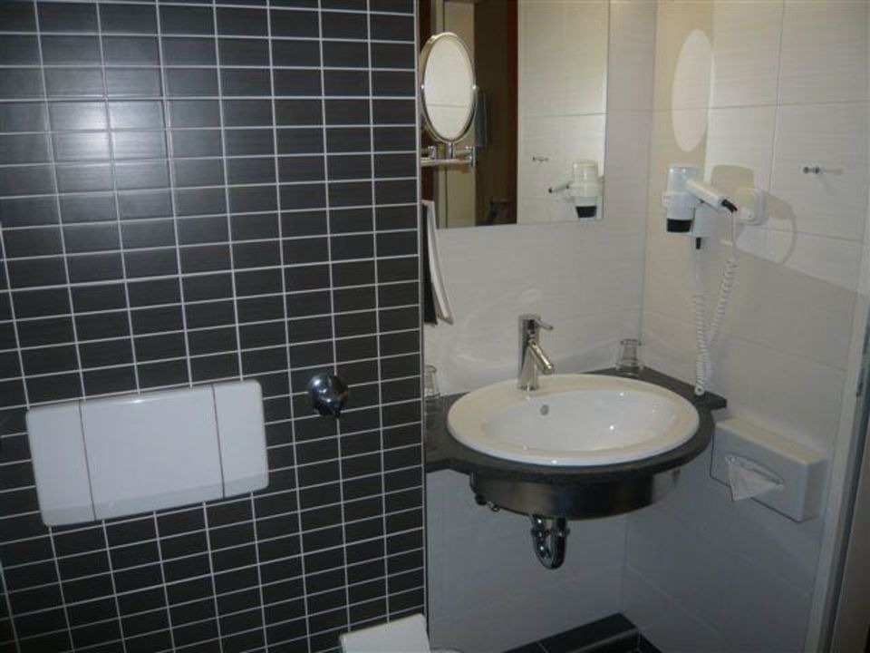 "Badezimmer" TRYP by Wyndham Luebeck Aquamarin Hotel (Lübeck