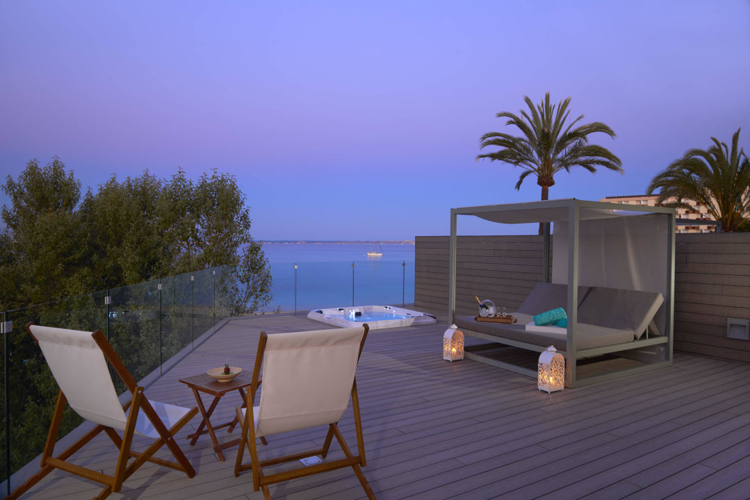 "XTRA Beach House Master Suite Private Terrace" Sol Beach House