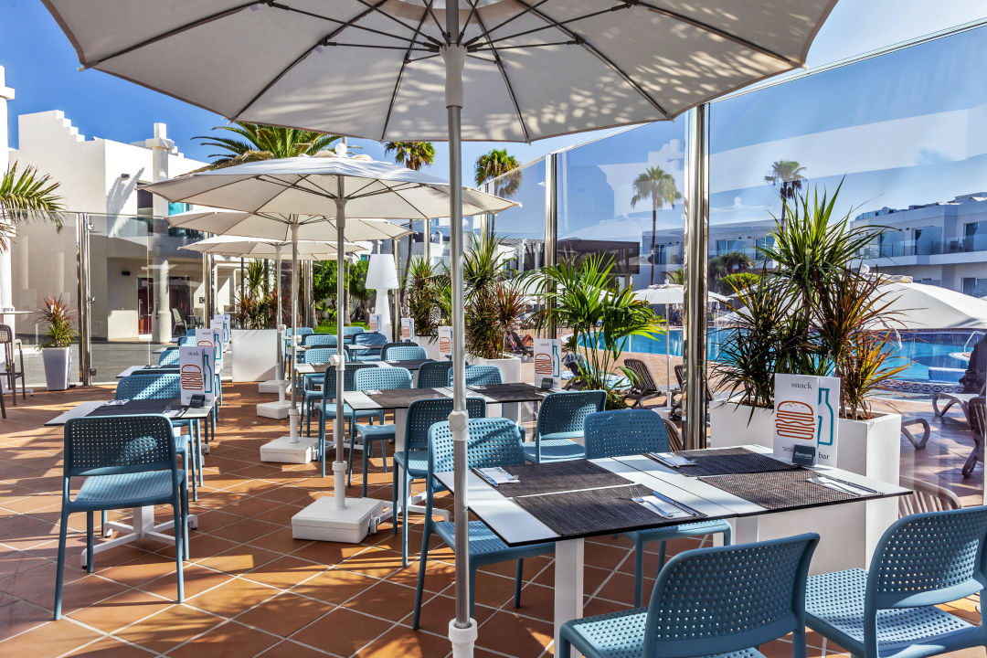 "Pool Bar" Barcelo Corralejo Sands (Corralejo) • HolidayCheck (Fuerteventura Spanien)