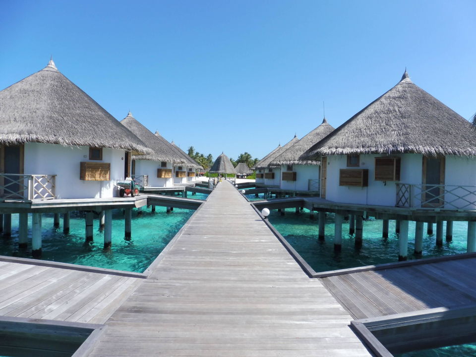 "Neue Wasserbungalows" Hotel Angaga Island Resort ...