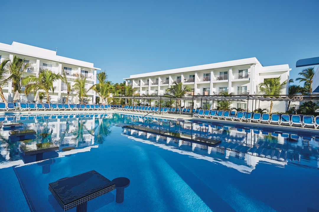  Pool Hotel  Riu  Bambu  Bavaro   HolidayCheck 