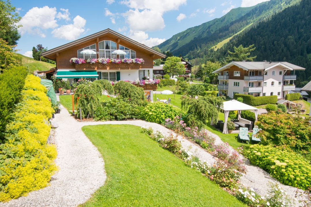 &quot;Ausblick vom Garten&quot; Gästehaus Büchele (Hirschegg