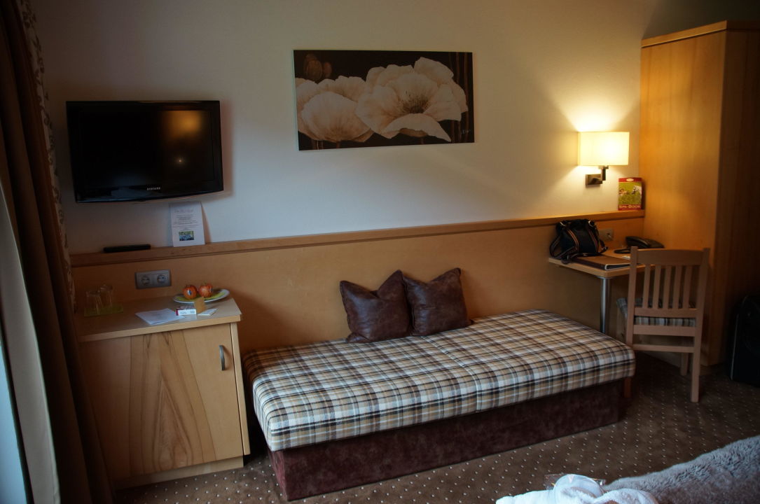 "Couch, Kühlschrank, Tisch" Hotel Wastlhof (Wildschönau) • HolidayCheck