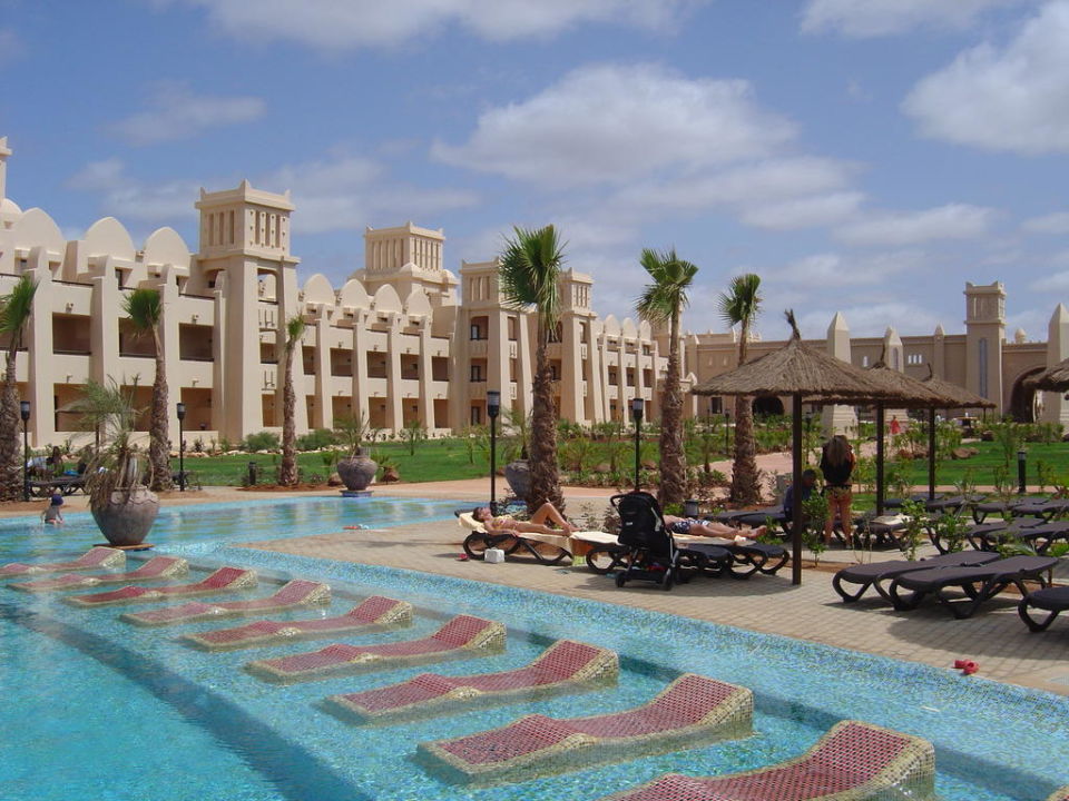 poolliegen-hotel-riu-touareg-curral-velho-holidaycheck-boavista