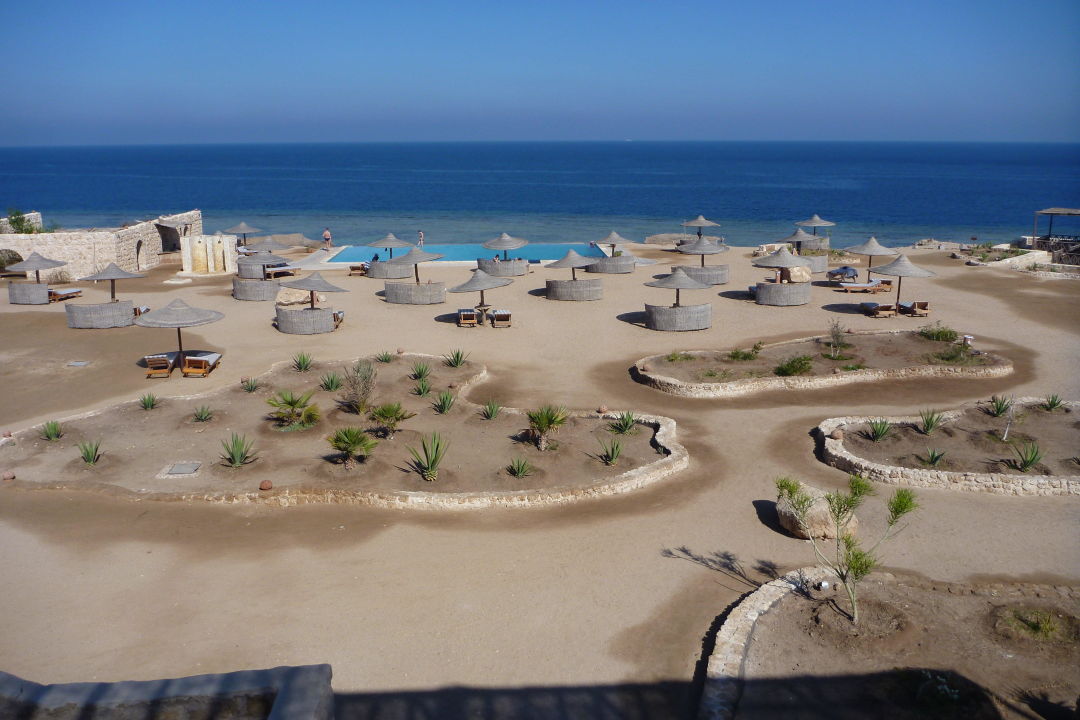 "Blick vom Restaurant zum Pool" The Oasis Dive Resort (Marsa Alam