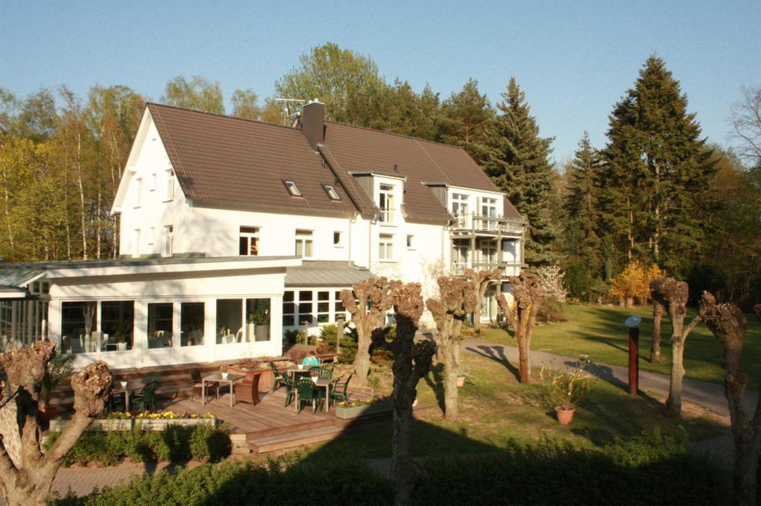  Seehotel Lindenhof Seehotel Lindenhof Lychen HolidayCheck 
