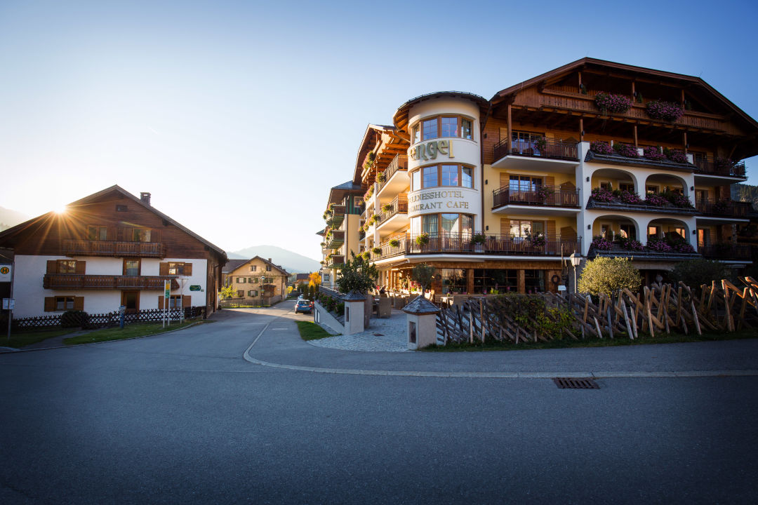 Hotel Engel Grän Bilder: A Journey into Drawing and Creativity