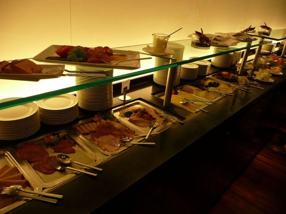 "Frühstück in Buffet Form" Empire Riverside Hotel Hamburg (Hamburg