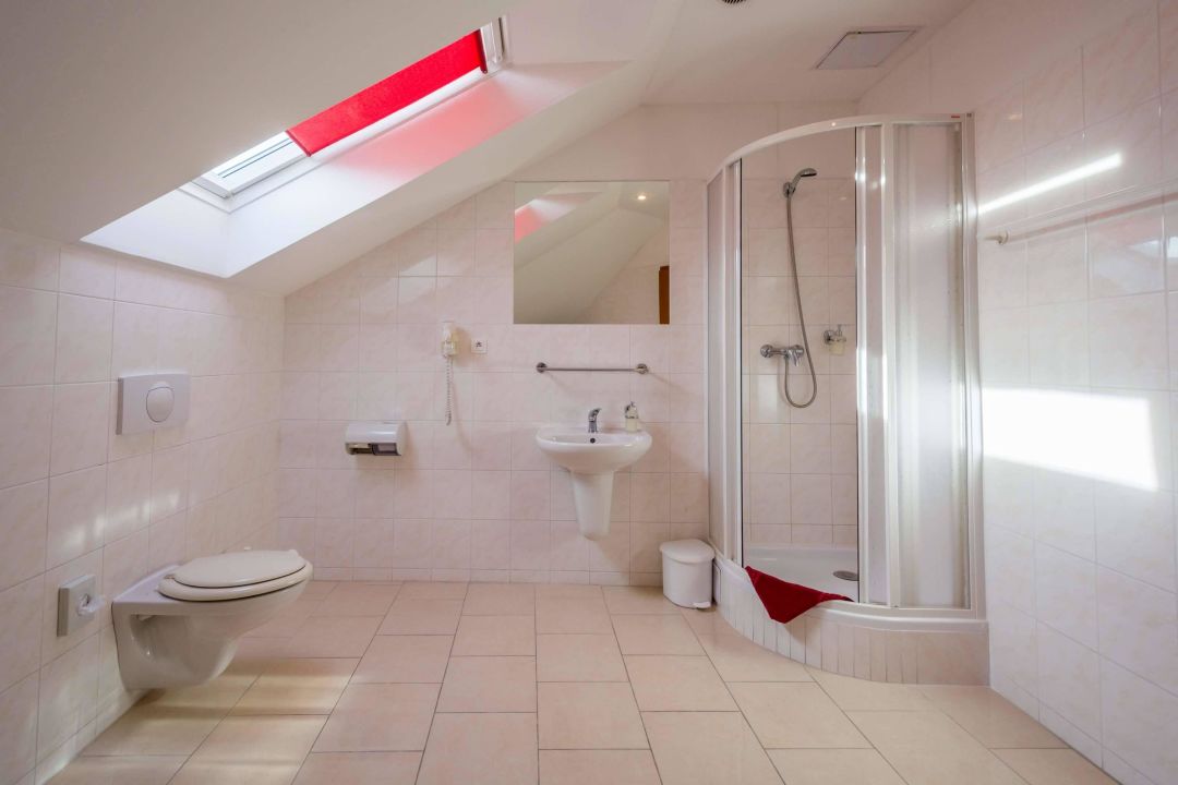 "Bathroom" Hotel Prague Centre Plaza (Prag / Praha) • HolidayCheck