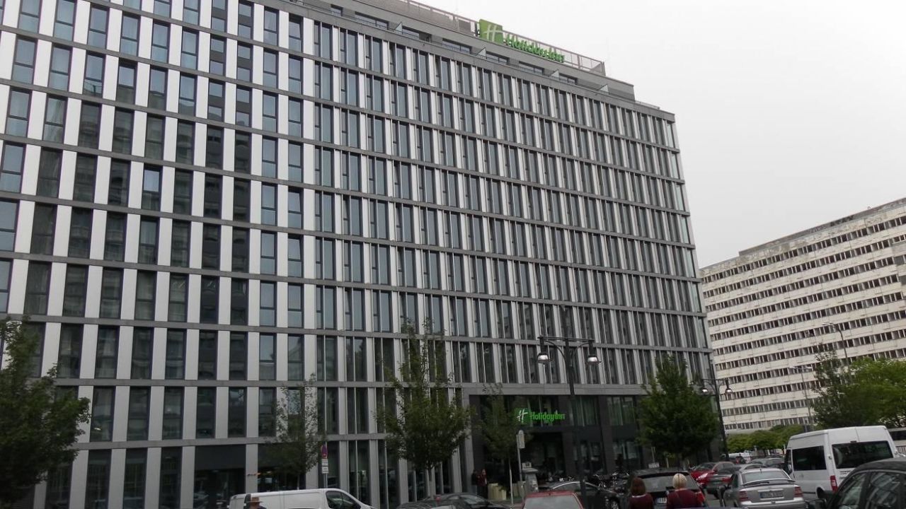 "Hotel bei Tag" Holiday Inn Berlin - Alexanderplatz ...