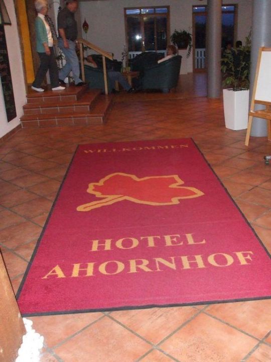 Teppich Mit Logo In Der Lobby Vom Ahornhof Hotel Ahornhof