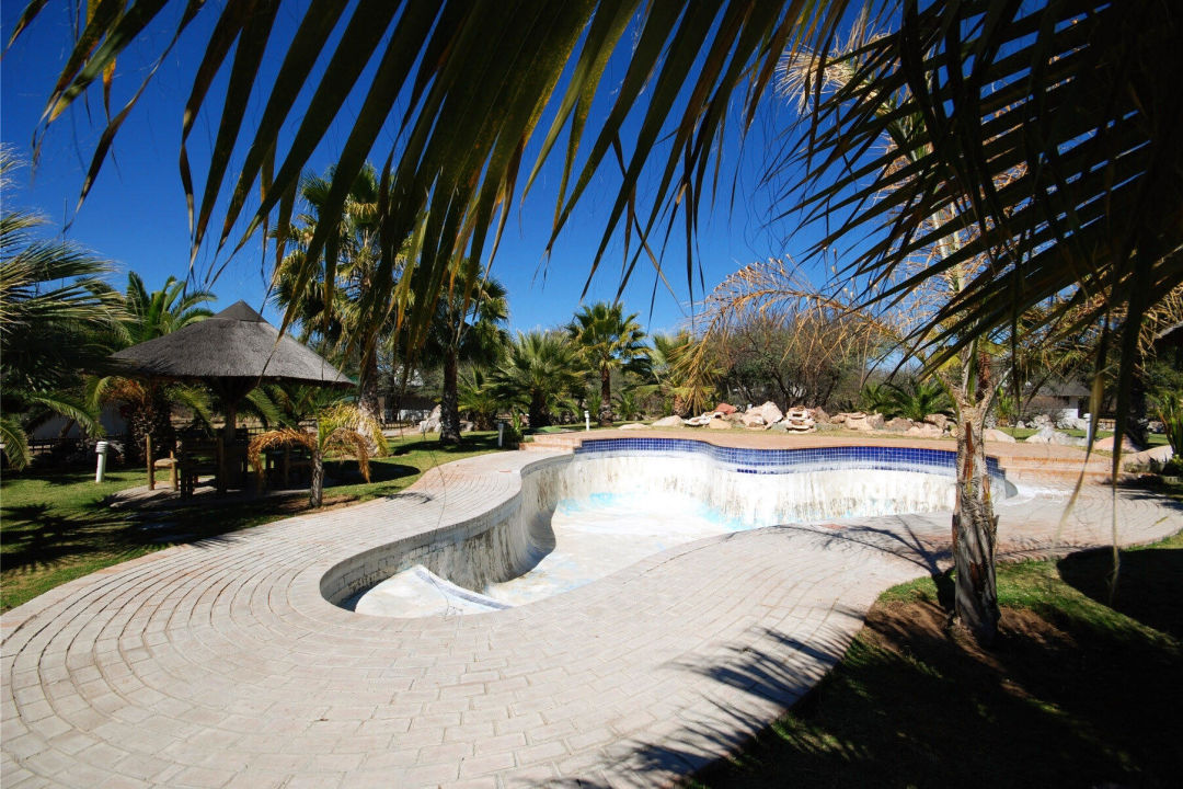 Pool Im Garten Ohne Wasser Tautona Lodge Ghanzi Holidaycheck