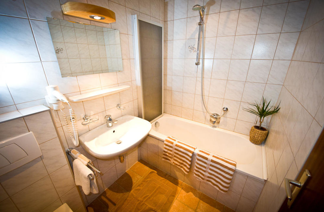 Badezimmer Haus Am Wiesenweg St Jakob In Defereggen