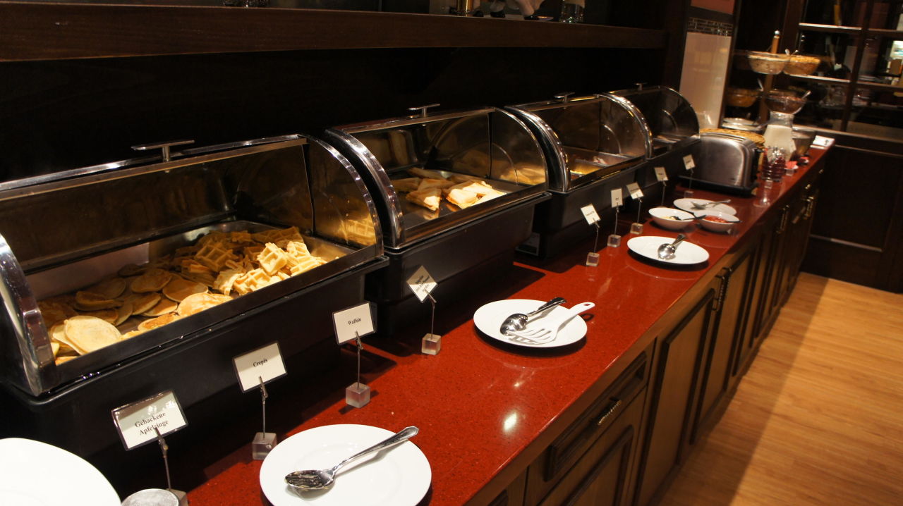 "Frühstücksbuffet Restaurant Leon's" Hotel Aalreuse ...