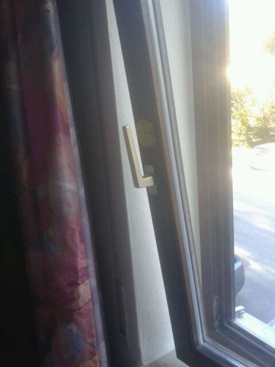 "Kaputtes Fenster" Hotel Sonnbichl (Lam) • HolidayCheck