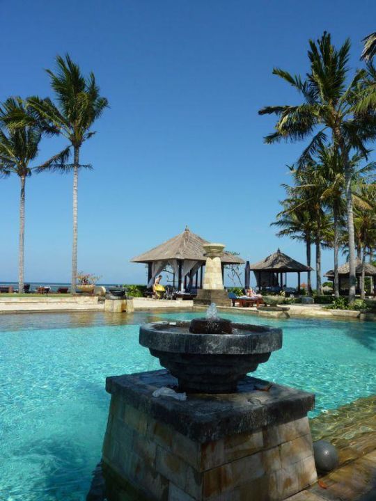 Lagunenpool mittlerer Bereich Hotel Conrad Bali