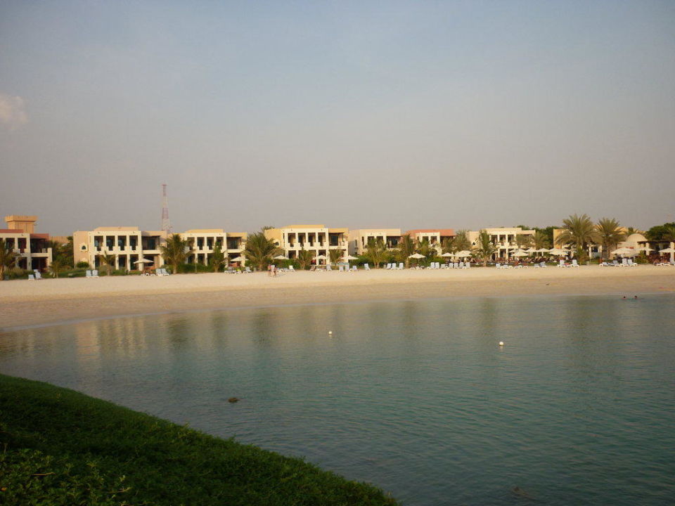 Doubletree by hilton ras al khaimah фото пляжа