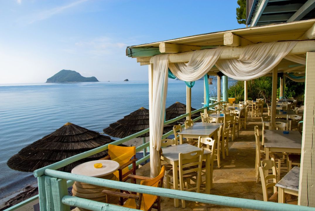 "Thalassa cafe bar" Porto Koukla Beach Hotel (Koukla) • HolidayCheck