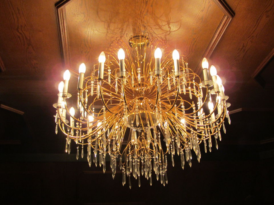 "Kronleuchter im Saal" AKZENT Hotel Zur Grünen Eiche (Behringen