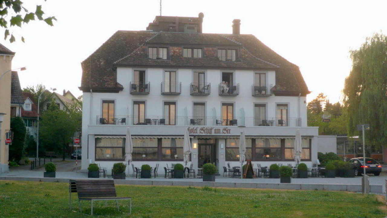 "Blick Vom Hafen" Hotel Schiff Konstanz (Konstanz) • HolidayCheck ...