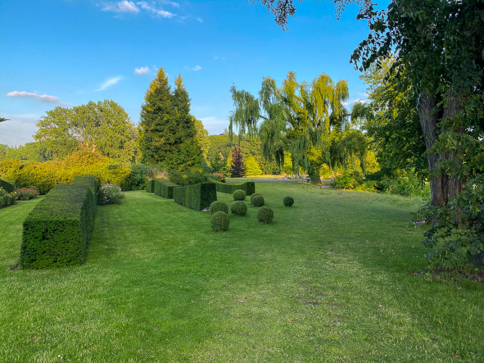 "Gartenanlage" Hotel Am Tiefwarensee (Waren) • HolidayCheck