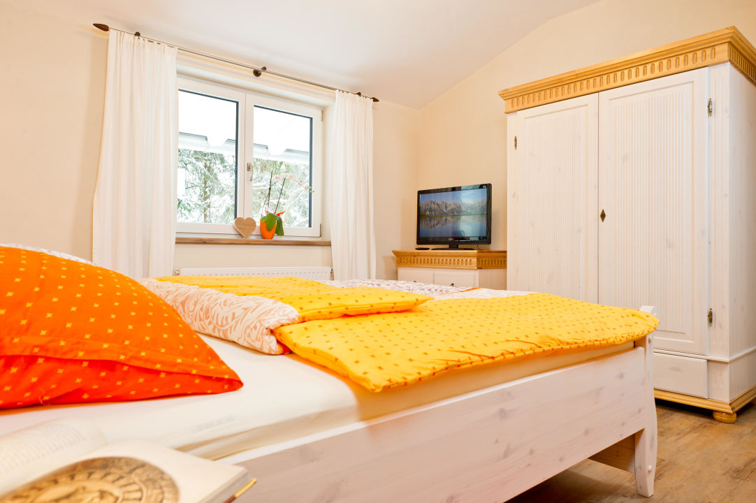 "Wohnung II Schlafzimmer" Landhaus Montana (Ellmau) • HolidayCheck