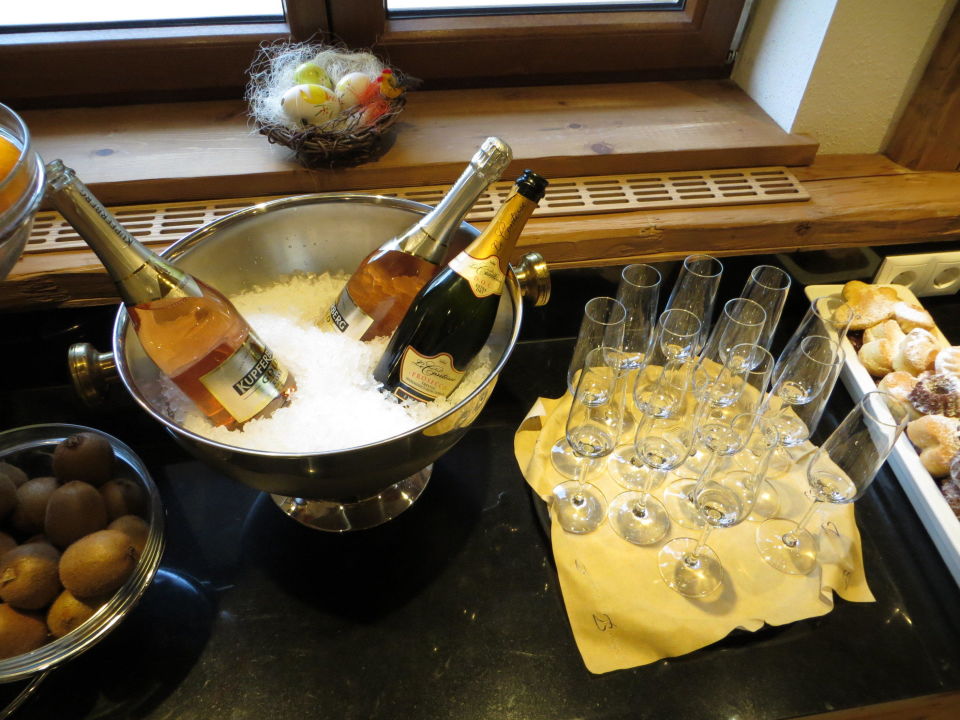 "Sekt zum Frühstück" Hotel Berghof (Söll) • HolidayCheck ...