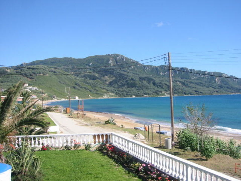 Garten Ausblick Vom Hotel Belle Helene Beach Hotel Belle Helene Beach Afionas Holidaycheck Korfu Griechenland